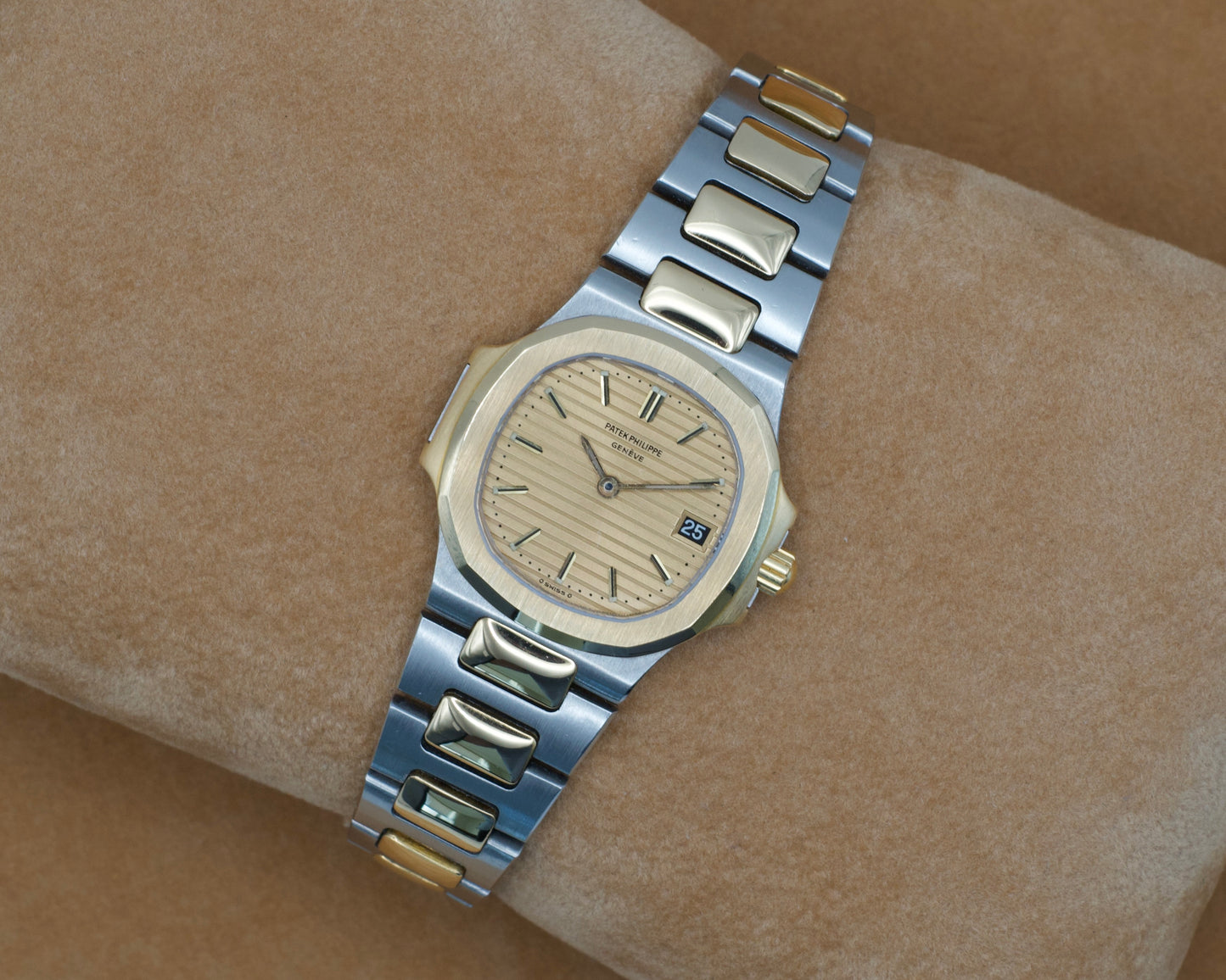 Patek Philippe - Lady Nautilus (Ref.: 4700/1)